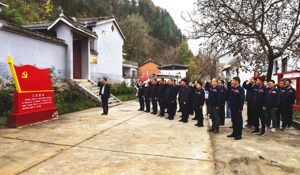 中鐵七局西十高鐵項(xiàng)目黨支部開(kāi)展“追尋革命遺跡 砥礪奮進(jìn)前行”主題黨日活動(dòng)